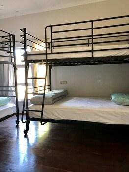 Хостел Bunkers Backpackers Басселтон Екстер'єр фото