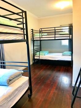 Хостел Bunkers Backpackers Басселтон Екстер'єр фото