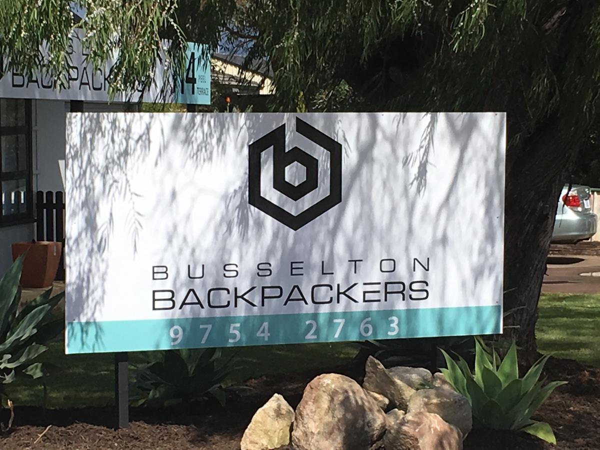 Хостел Bunkers Backpackers Басселтон Екстер'єр фото