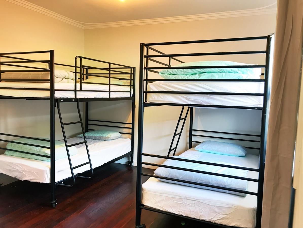 Хостел Bunkers Backpackers Басселтон Екстер'єр фото