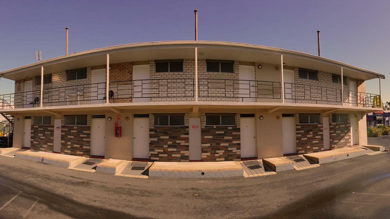 Хостел Bunkers Backpackers Басселтон Екстер'єр фото